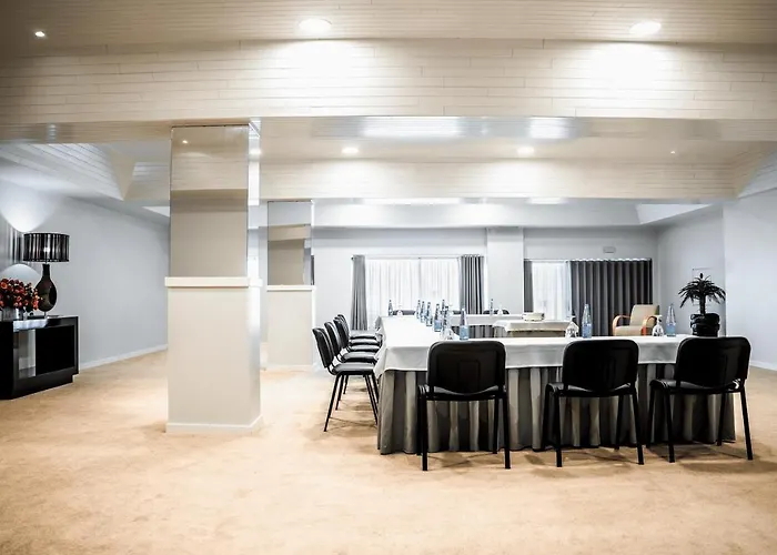 Cristal Vieira & Отель Виейра-де-Лейрия
