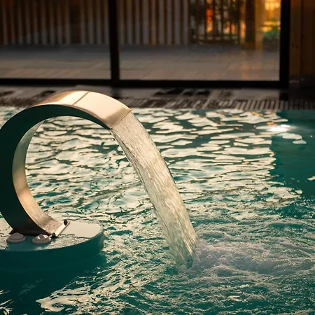 Cristal Vieira & فندق