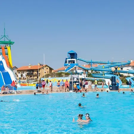 Cristal Vieira & فندق