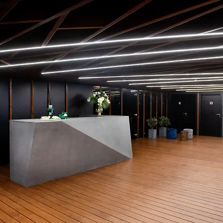 Cristal Vieira & فييرا دي ليريا