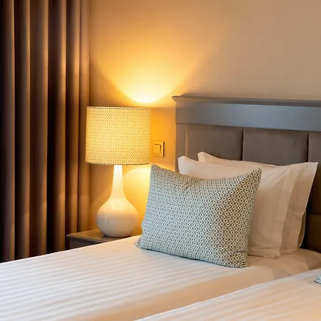 Cristal Vieira & Hotel 4*