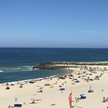 Cristal Vieira & فييرا دي ليريا