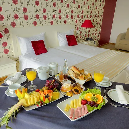 Cristal Vieira & Hotel 4*