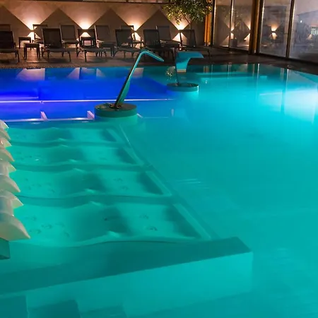 Cristal Vieira & فييرا دي ليريا